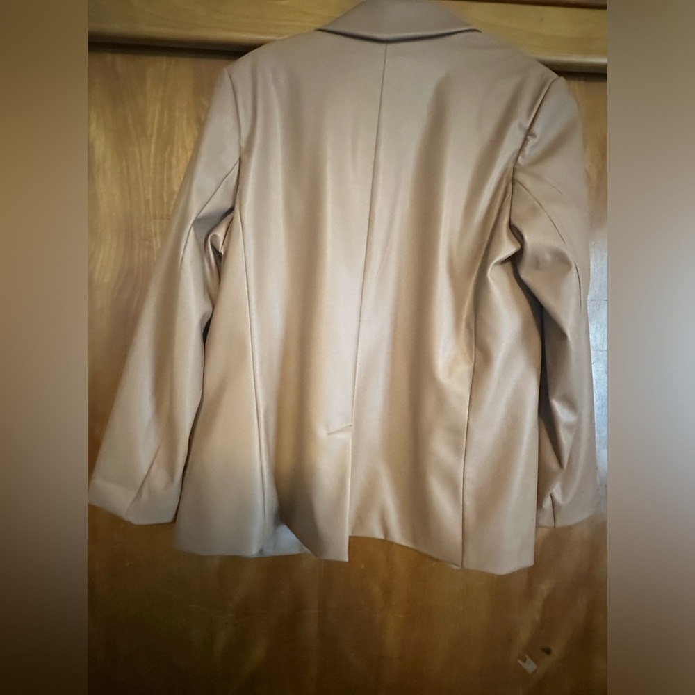 Faux leather blazer - Picture 3 of 3